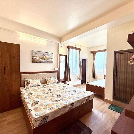 Yepplo Holiday Home - Complimentary Breakfast - 24 Hrs Caretaker & Power Backup شيلونغ المظهر الخارجي الصورة