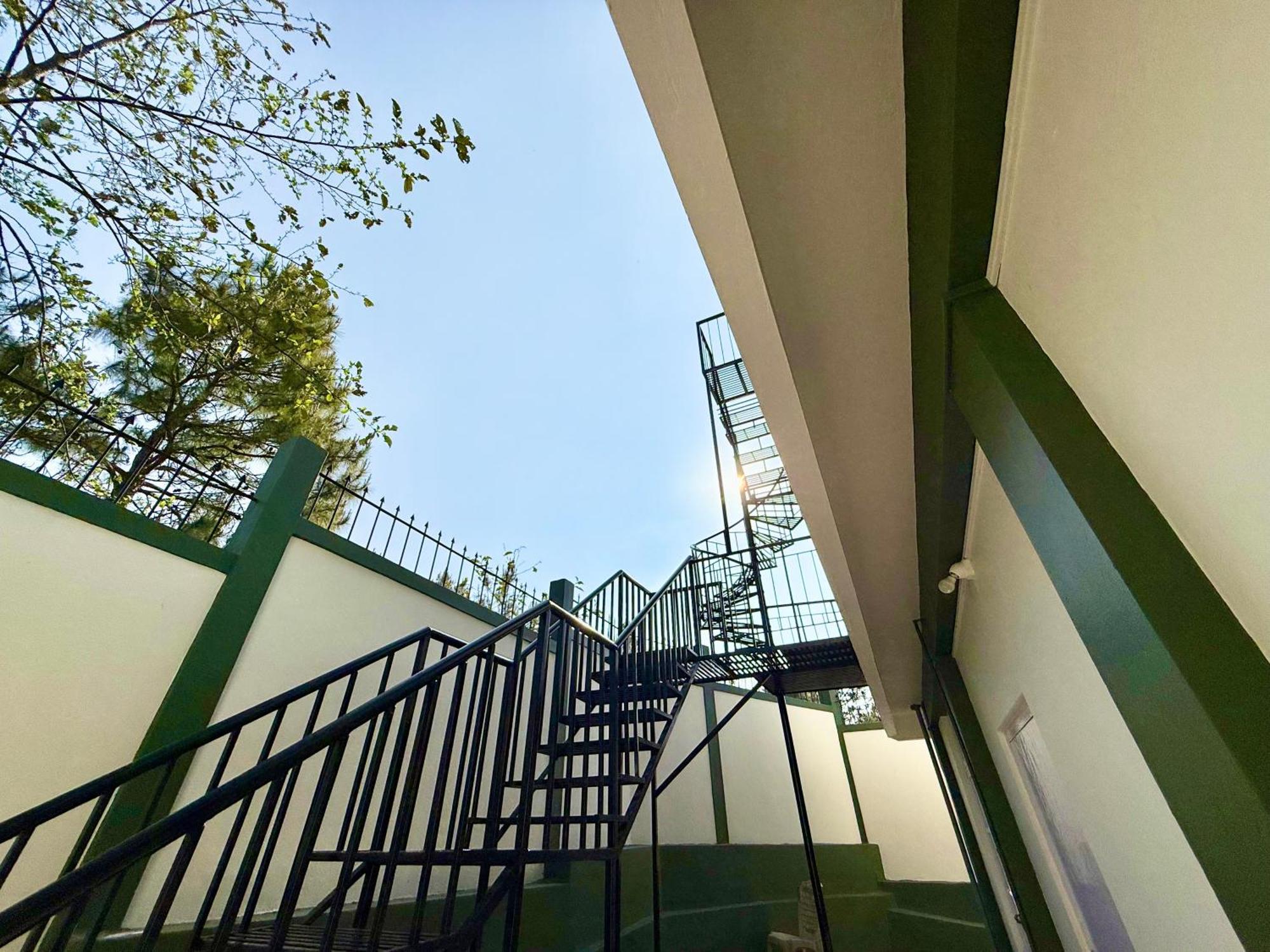 Yepplo Holiday Home - Complimentary Breakfast - 24 Hrs Caretaker & Power Backup شيلونغ المظهر الخارجي الصورة