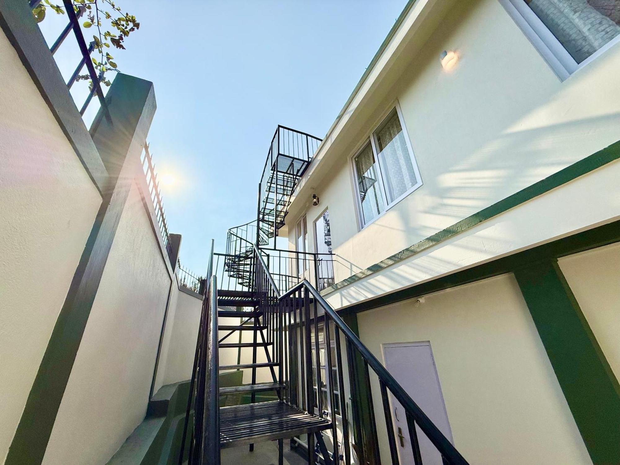 Yepplo Holiday Home - Complimentary Breakfast - 24 Hrs Caretaker & Power Backup شيلونغ المظهر الخارجي الصورة